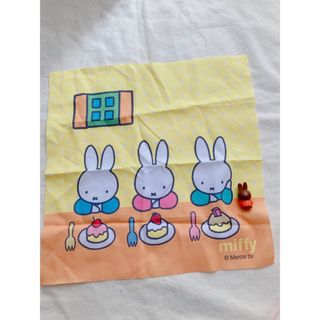 ミッフィー　miffy タペストリー　正方形　ミッフィーグッズ　フィギュア(キャラクターグッズ)