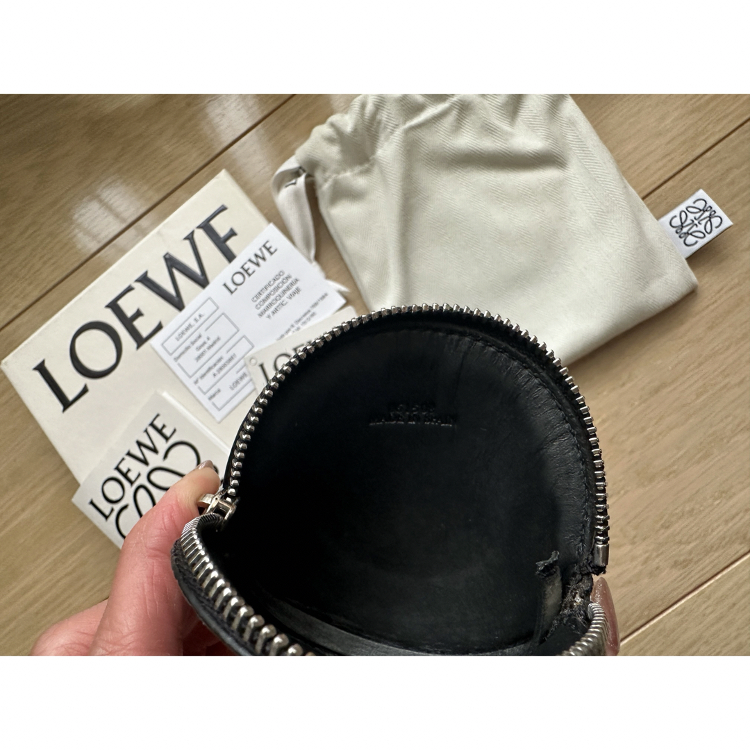 LOEWE(ロエベ)のロエベ　LOEWE コインケース　シルバー　グレー　小銭入れ　ミニ財布 レディースのファッション小物(コインケース)の商品写真