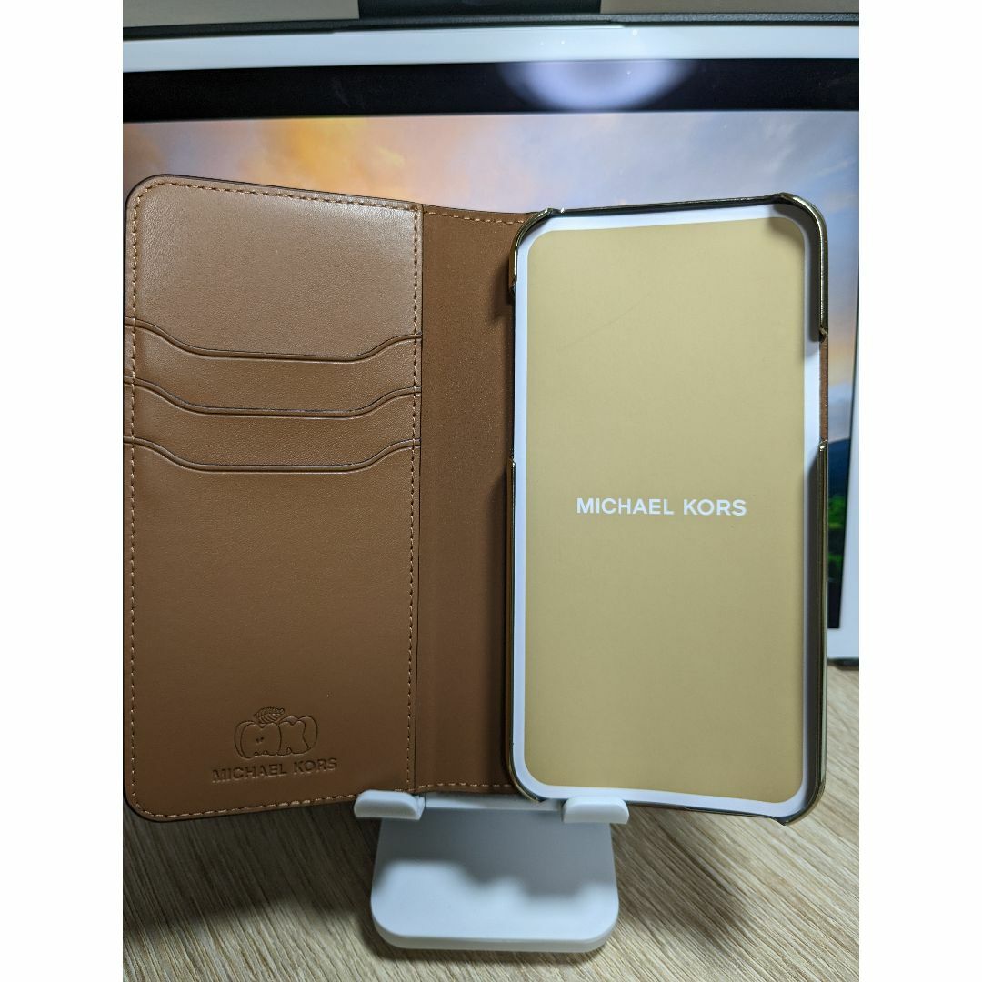 Michael Kors(マイケルコース)のマイケルコース iPhone11/XR用ケース MKフォリオケースカード収納可能 スマホ/家電/カメラのスマホアクセサリー(iPhoneケース)の商品写真