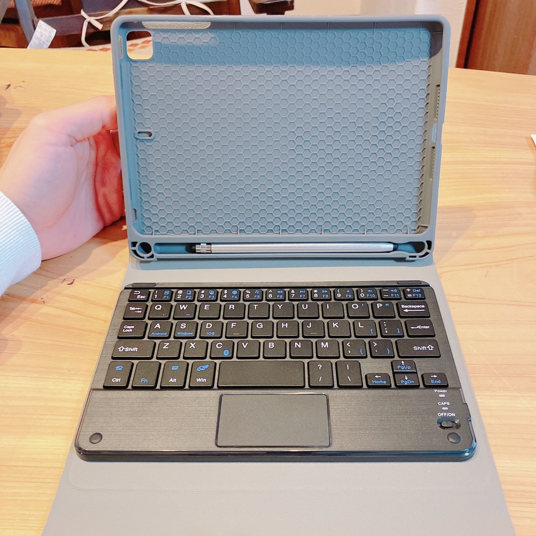 iPad mini用　Bluetoothキーボード付きカバー スマホ/家電/カメラのPC/タブレット(PC周辺機器)の商品写真