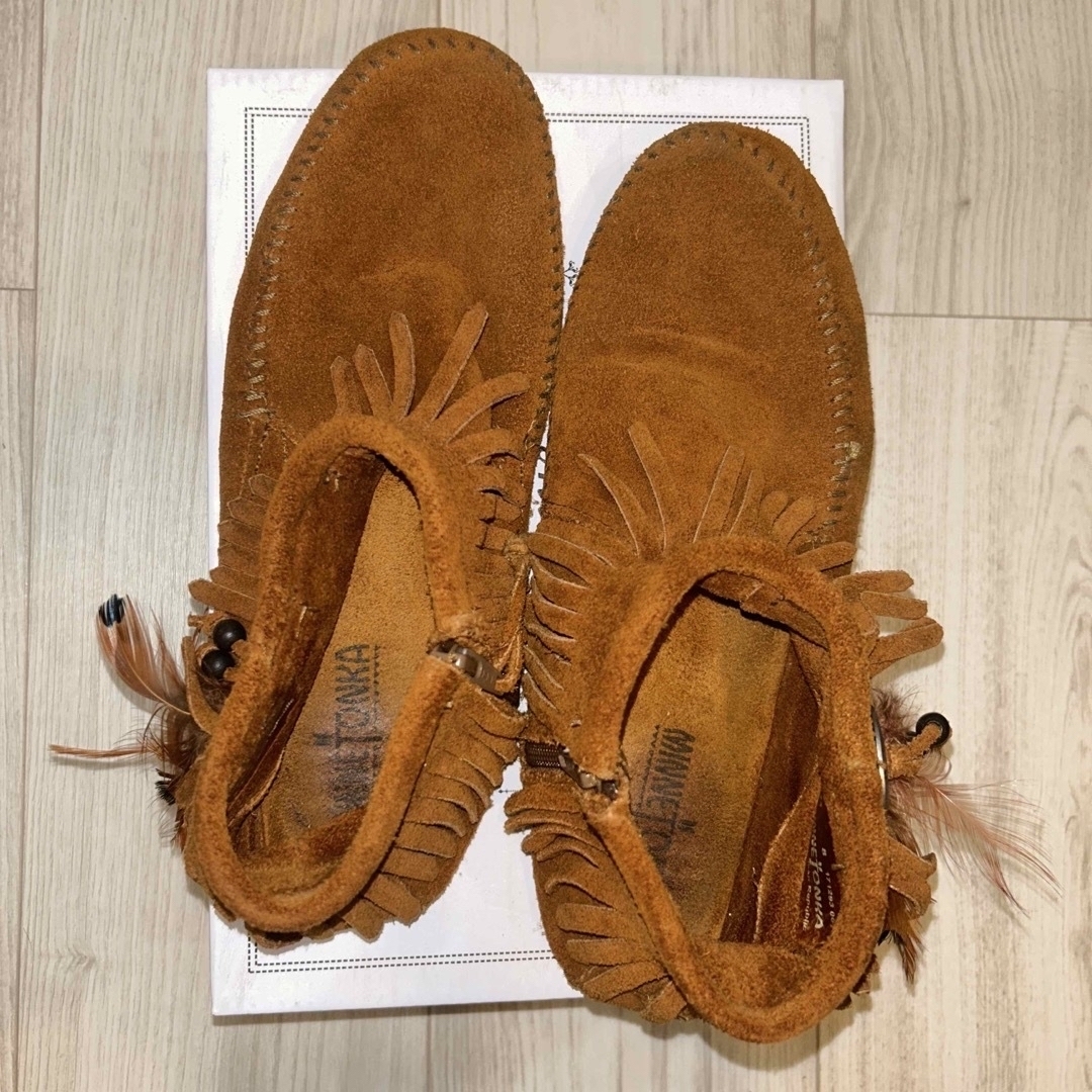 Minnetonka(ミネトンカ)のMinnetonka ミネトンカ コンチョ フリンジショートブーツ　24.5cm レディースの靴/シューズ(ブーツ)の商品写真