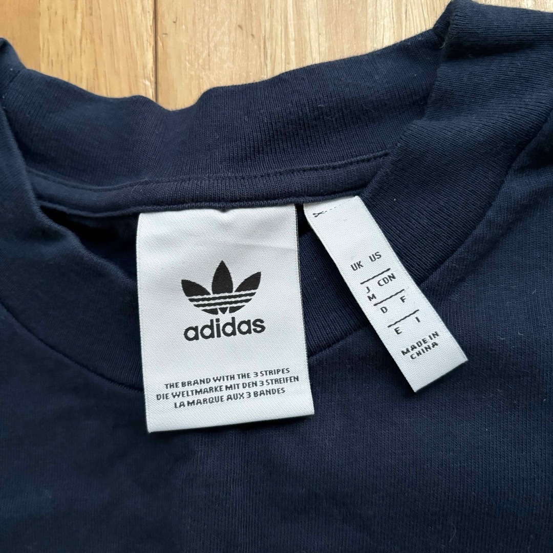 adidas アディダス オーバーサイズ Tシャツ ネイビー メンズのトップス(Tシャツ/カットソー(半袖/袖なし))の商品写真