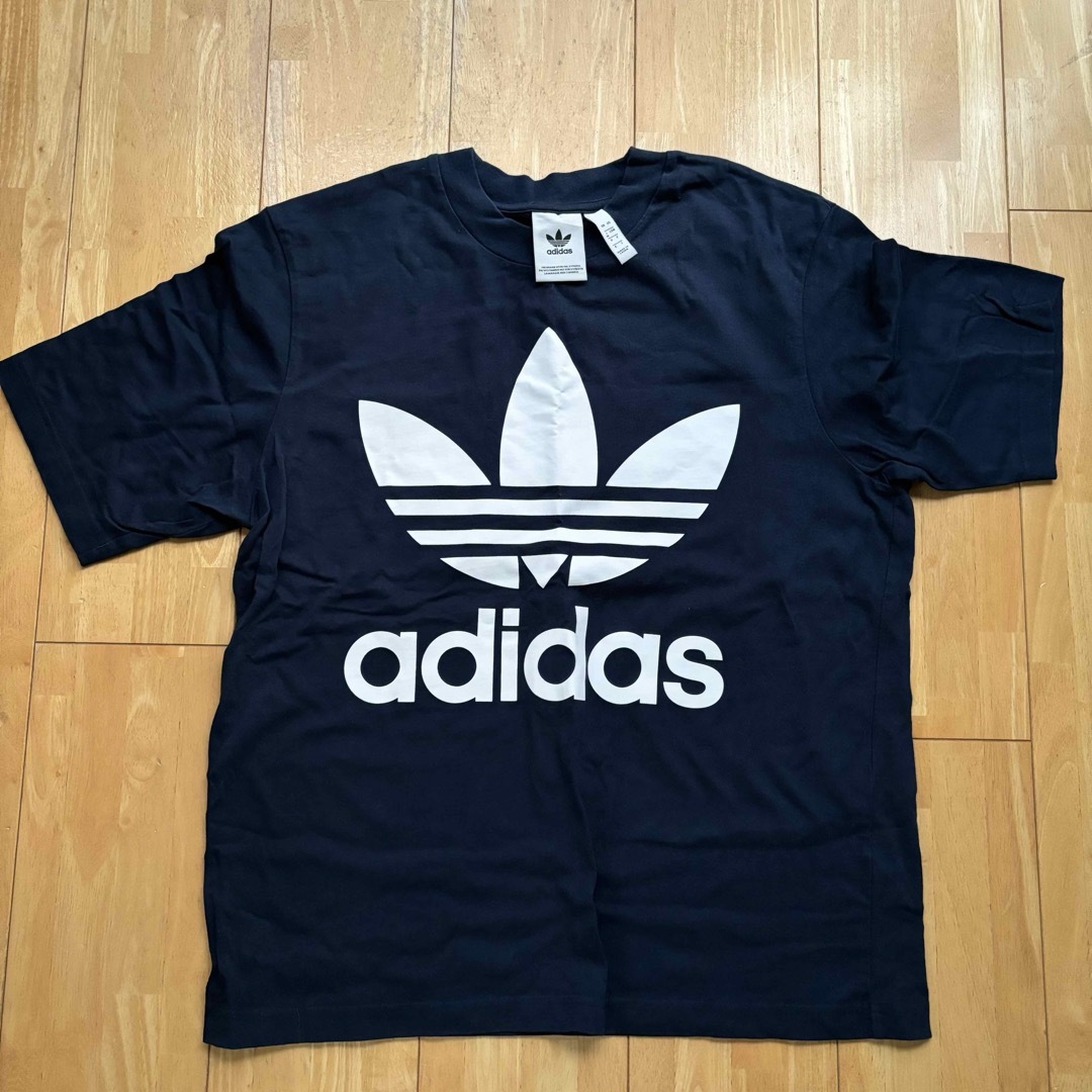 adidas アディダス オーバーサイズ Tシャツ ネイビー メンズのトップス(Tシャツ/カットソー(半袖/袖なし))の商品写真