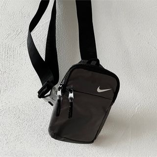 ナイキ(NIKE)のNIKEナイキ　斜めがけポーチ　ショルダーバッグ　(ショルダーバッグ)