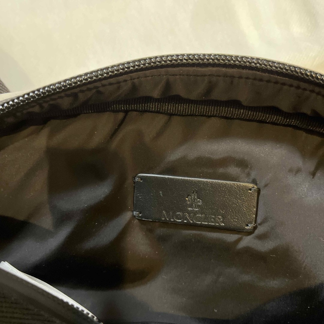 MONCLER(モンクレール)のモンクレール　ボディーバッグ　未使用品 メンズのバッグ(ボディーバッグ)の商品写真