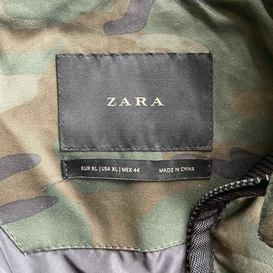 ZARA(ザラ)のZARA カモフラ柄ダウンジャケット メンズのジャケット/アウター(ダウンジャケット)の商品写真