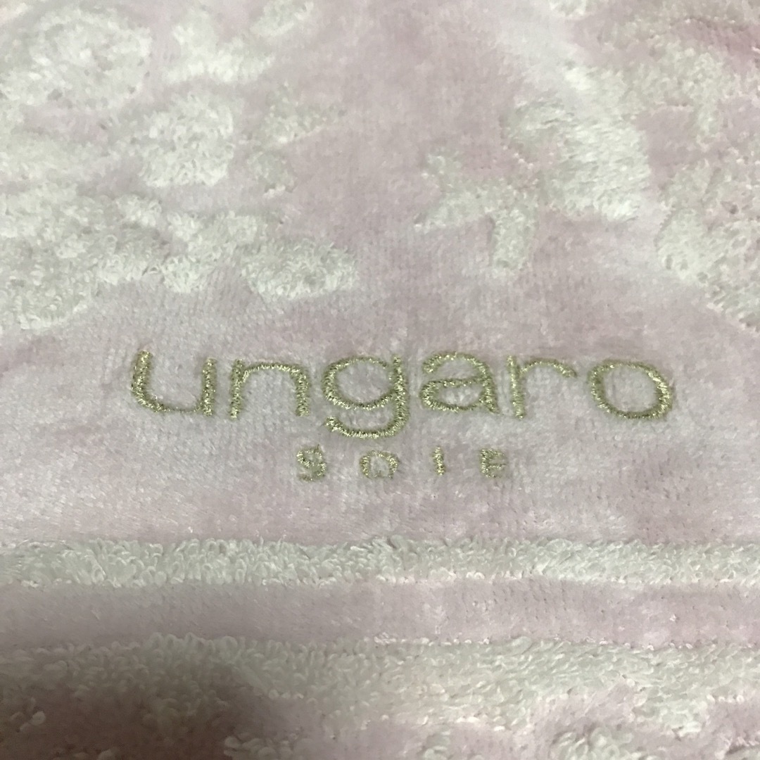 U by ungaro(ユーバイウンガロ)のブランドウンガロバスタオル新品 インテリア/住まい/日用品の日用品/生活雑貨/旅行(タオル/バス用品)の商品写真