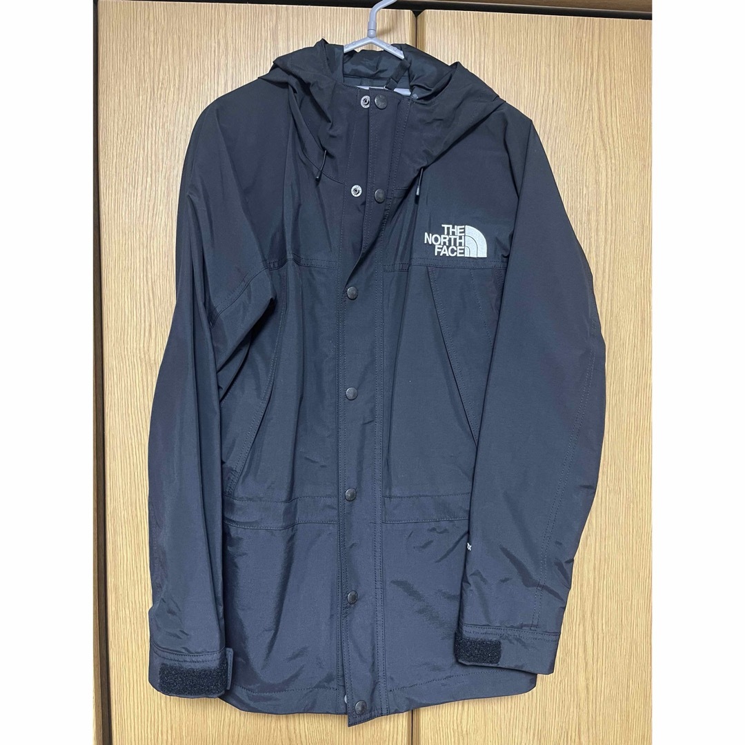 THE NORTH FACE(ザノースフェイス)のTHE NORTH FACE MOUNTAIN LIGHT JACKET メンズのジャケット/アウター(マウンテンパーカー)の商品写真