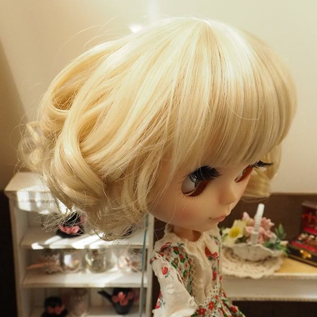 ネオブライス ウィッグ フレンチカールボブ CG 10インチ Blythe ハンドメイドのぬいぐるみ/人形(人形)の商品写真