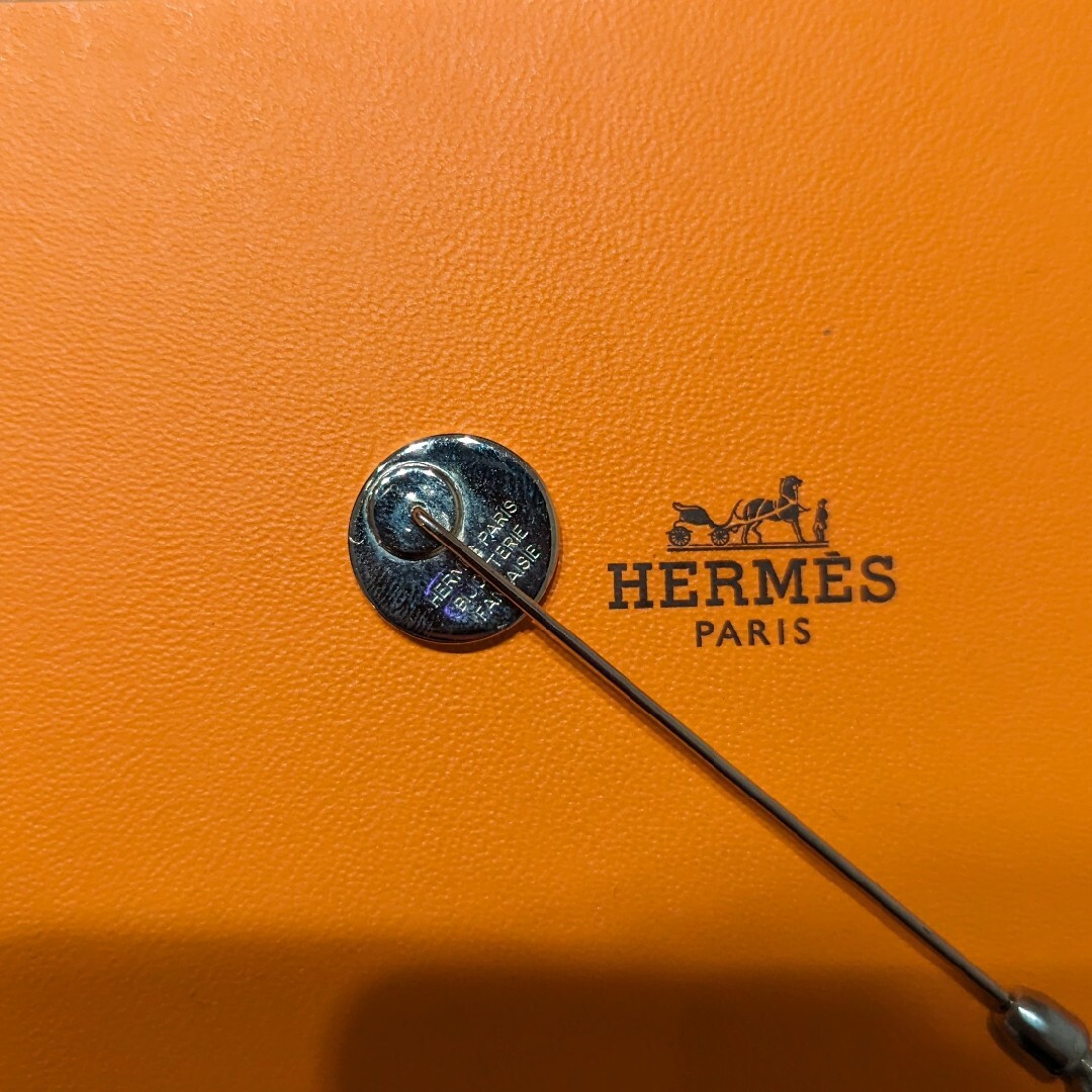 Hermes(エルメス)のHERMES　エルメス　ピンブローチ　ラペルピン メンズのアクセサリー(その他)の商品写真