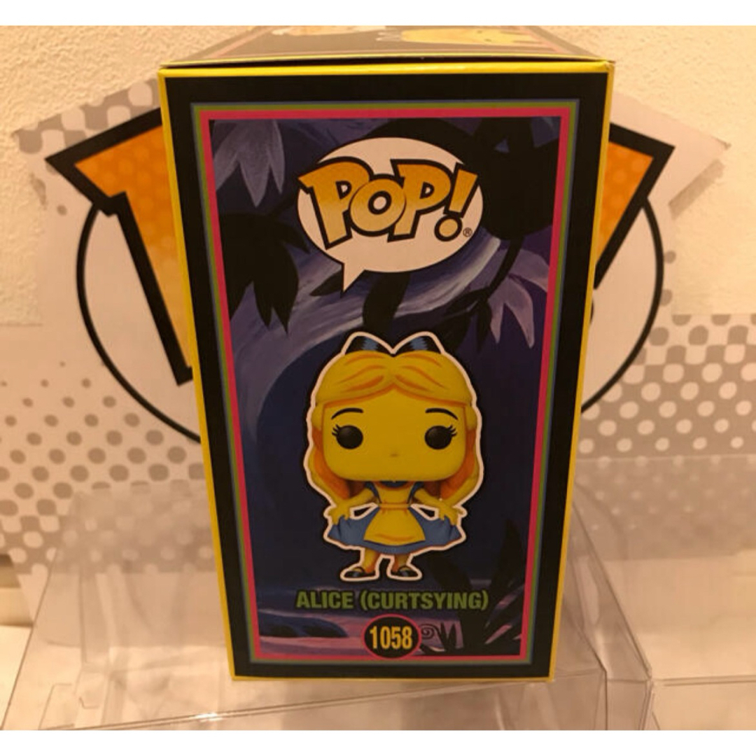 ふしぎの国のアリス(フシギノクニノアリス)のレアFUNKO POP!  不思議の国のアリス　ブラックライト　アリス エンタメ/ホビーのフィギュア(アニメ/ゲーム)の商品写真