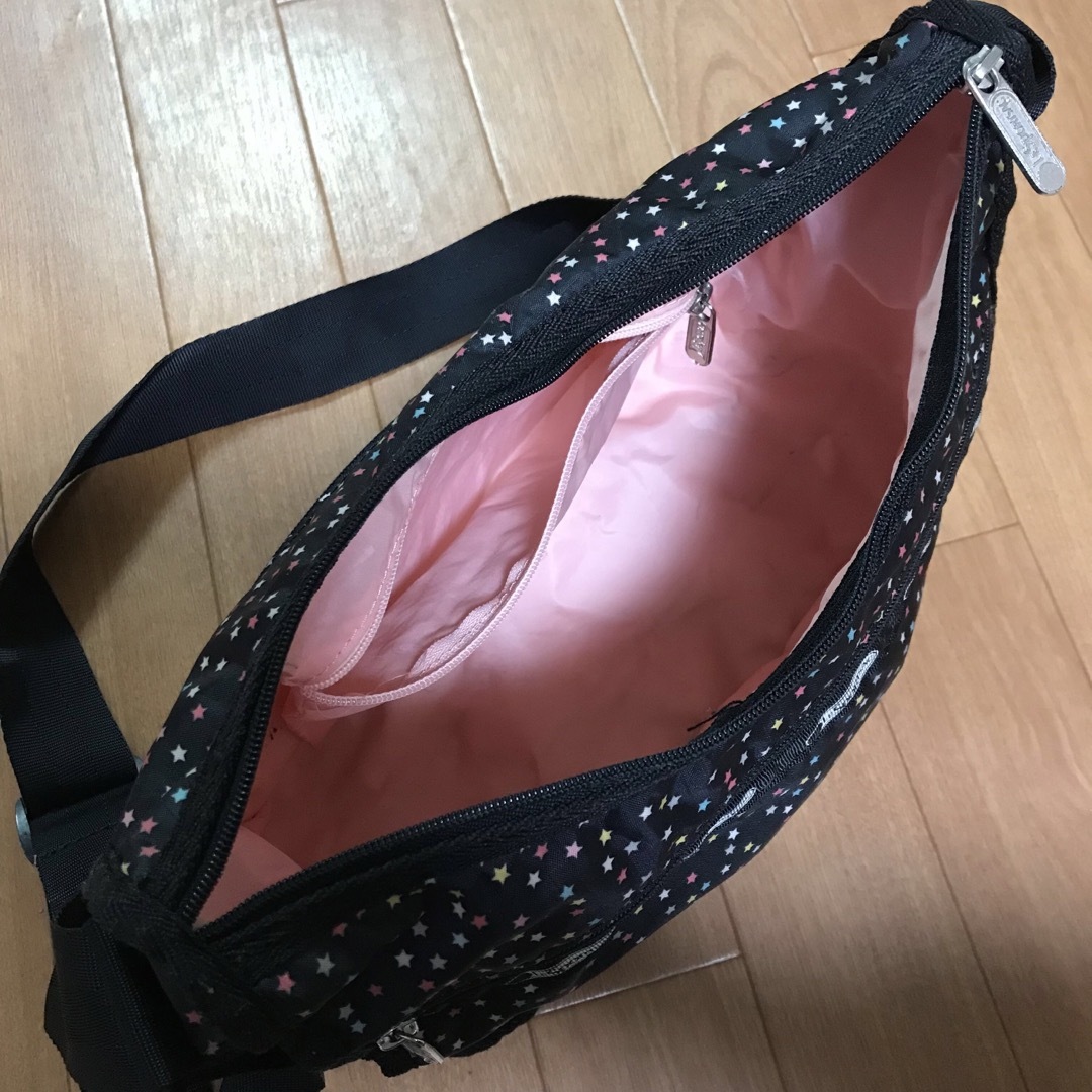 LeSportsac(レスポートサック)のレスポ のスター柄ショルダーバッグ★ LeSportsac レディースのバッグ(ショルダーバッグ)の商品写真