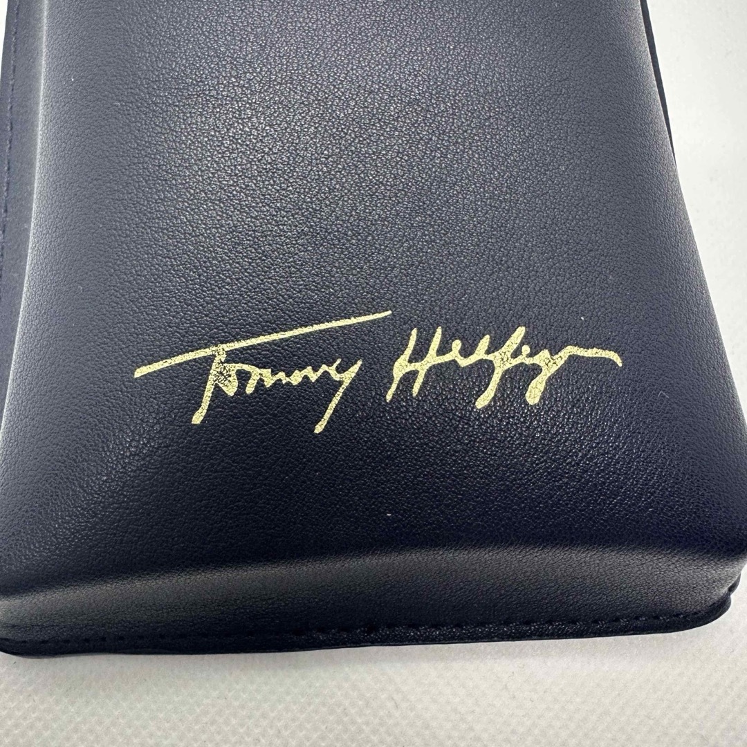 TOMMY HILFIGER(トミーヒルフィガー)の【USA輸入】トミーヒルフィガー　スマホケース　ポーチ　スマホショルダー　ロゴ スマホ/家電/カメラのスマホアクセサリー(iPhoneケース)の商品写真