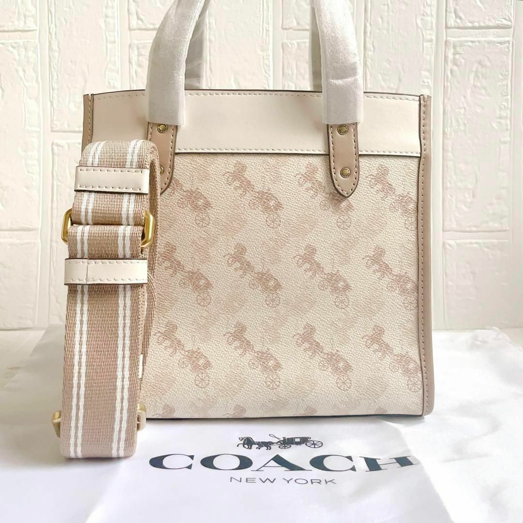 レディース【セール】COACH フィールド トート ショルダー　ホース ホワイト ピンク