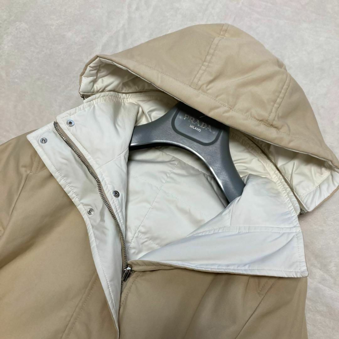 Max Mara(マックスマーラ)のSマックスマーラ　ダウンジャケット　リバーシブル　フード脱着　ベルト　 M相当 レディースのジャケット/アウター(ライダースジャケット)の商品写真
