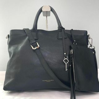 ジャンニキャリーニ(GIANNI CHIARINI)の【美品 大容量】ジャンニキャリーニ 2way レザー トートバッグ ポーチ付き(トートバッグ)