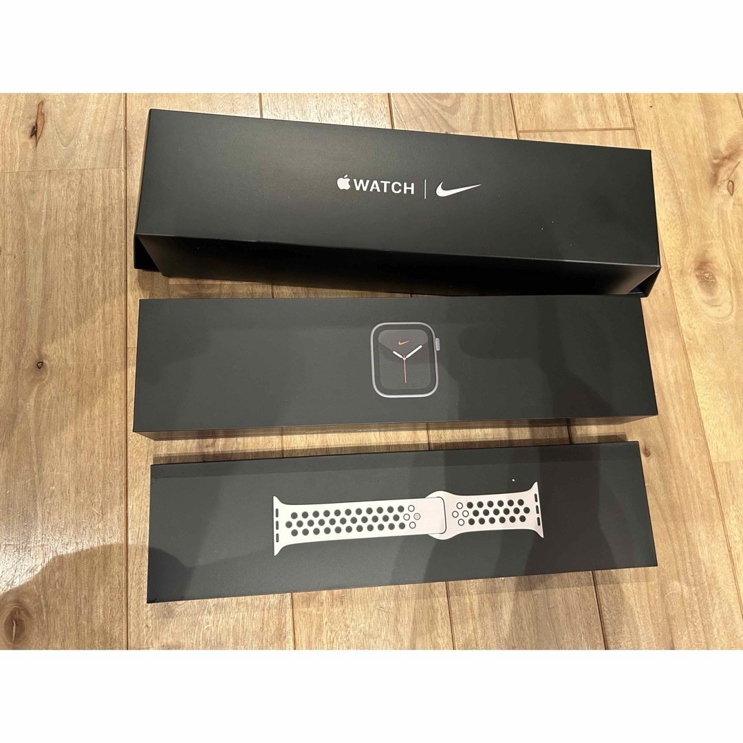 Apple Watch(アップルウォッチ)の【値段応相談】Apple Watch series5 44mm NIKE メンズの時計(腕時計(デジタル))の商品写真