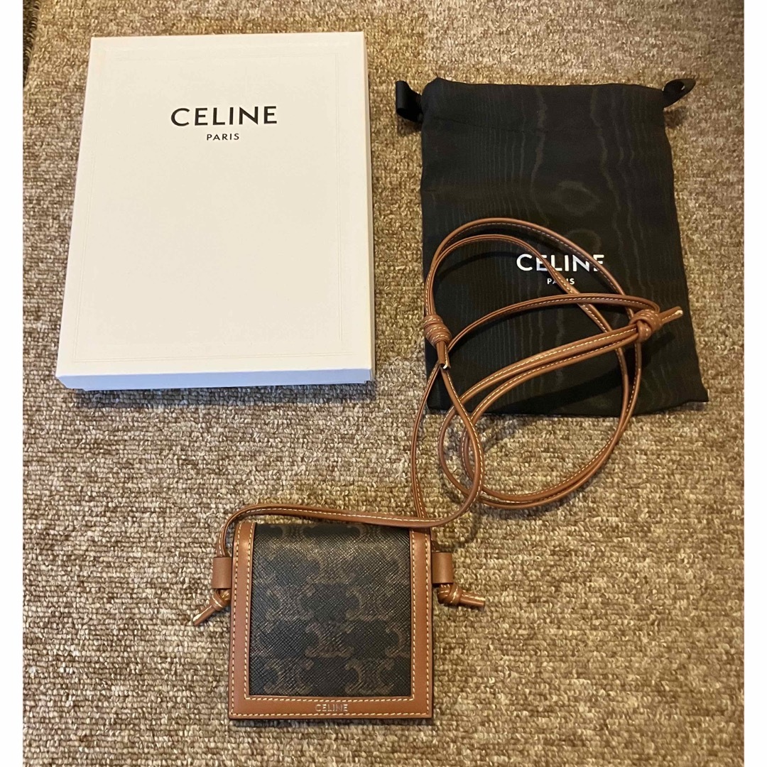 celine(セリーヌ)のsakura様専用　新品　セリーヌ　ストラップウォレット　トリオンフ　キャンバス レディースのファッション小物(財布)の商品写真