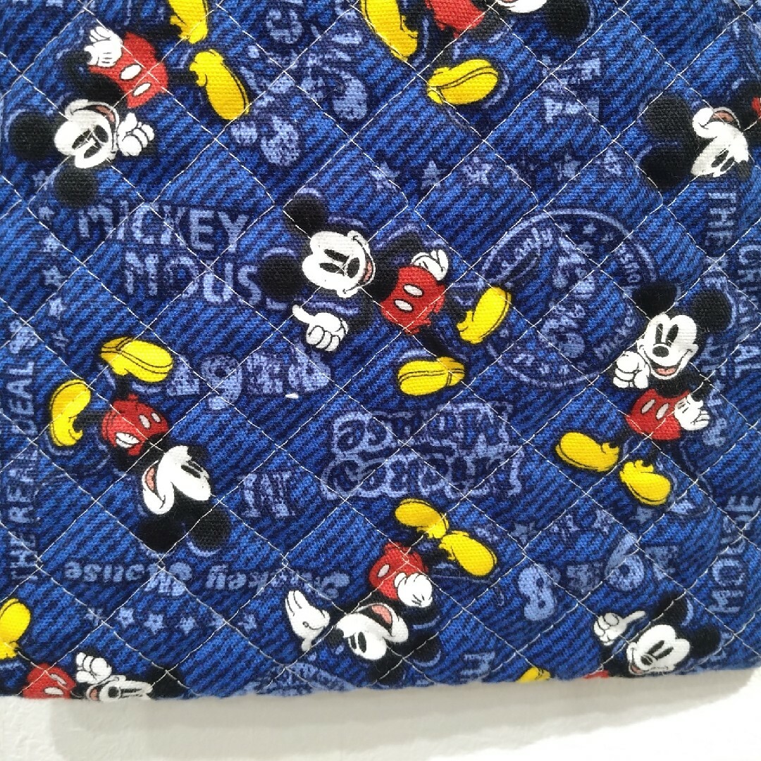Disney(ディズニー)のミッキー　ディズニー　タブレットケース　マルチケース　総柄 レディースのファッション小物(ポーチ)の商品写真