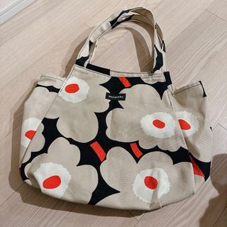 マリメッコ(marimekko)のmarimekko トートバッグ　黒　オレンジ　ベージュ(トートバッグ)