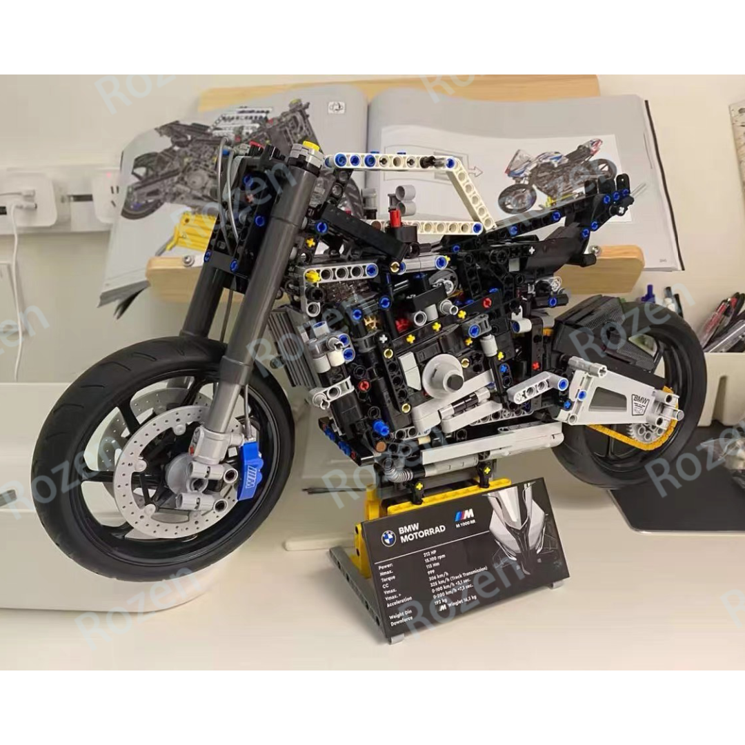 BMW M1000RR　1920PCS　42130　レゴテクニック LEGO互換 キッズ/ベビー/マタニティのおもちゃ(電車のおもちゃ/車)の商品写真