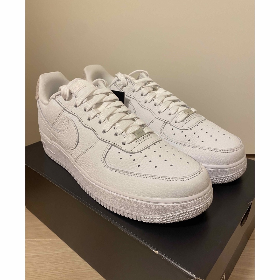 NIKE(ナイキ)の【完売品】NIKE AIR FORCE 1 '07 CRAFT WHITE メンズの靴/シューズ(スニーカー)の商品写真