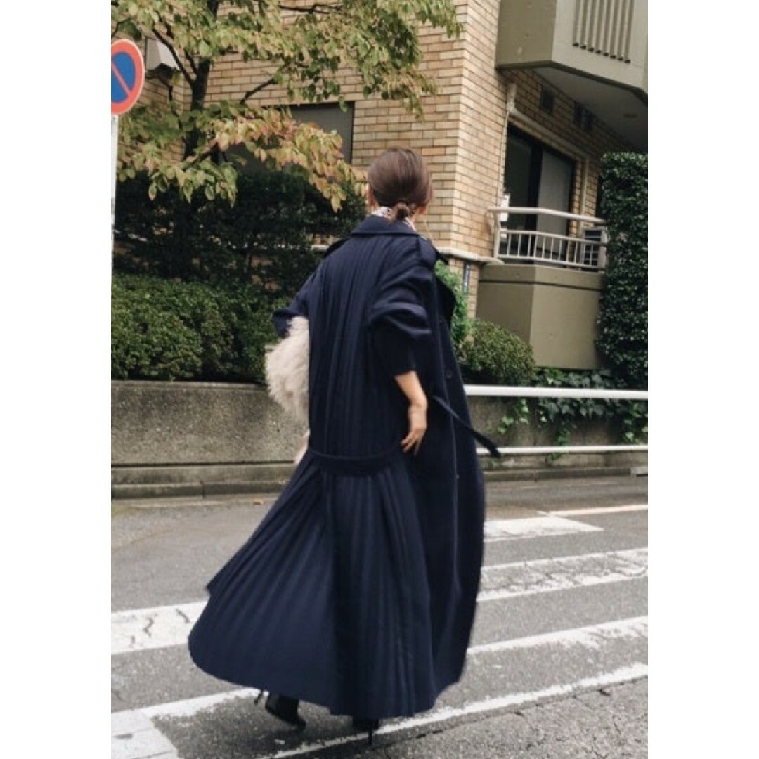 Ameri VINTAGE(アメリヴィンテージ)のameri vintage BACK PLEATS TRENCH レディースのジャケット/アウター(トレンチコート)の商品写真