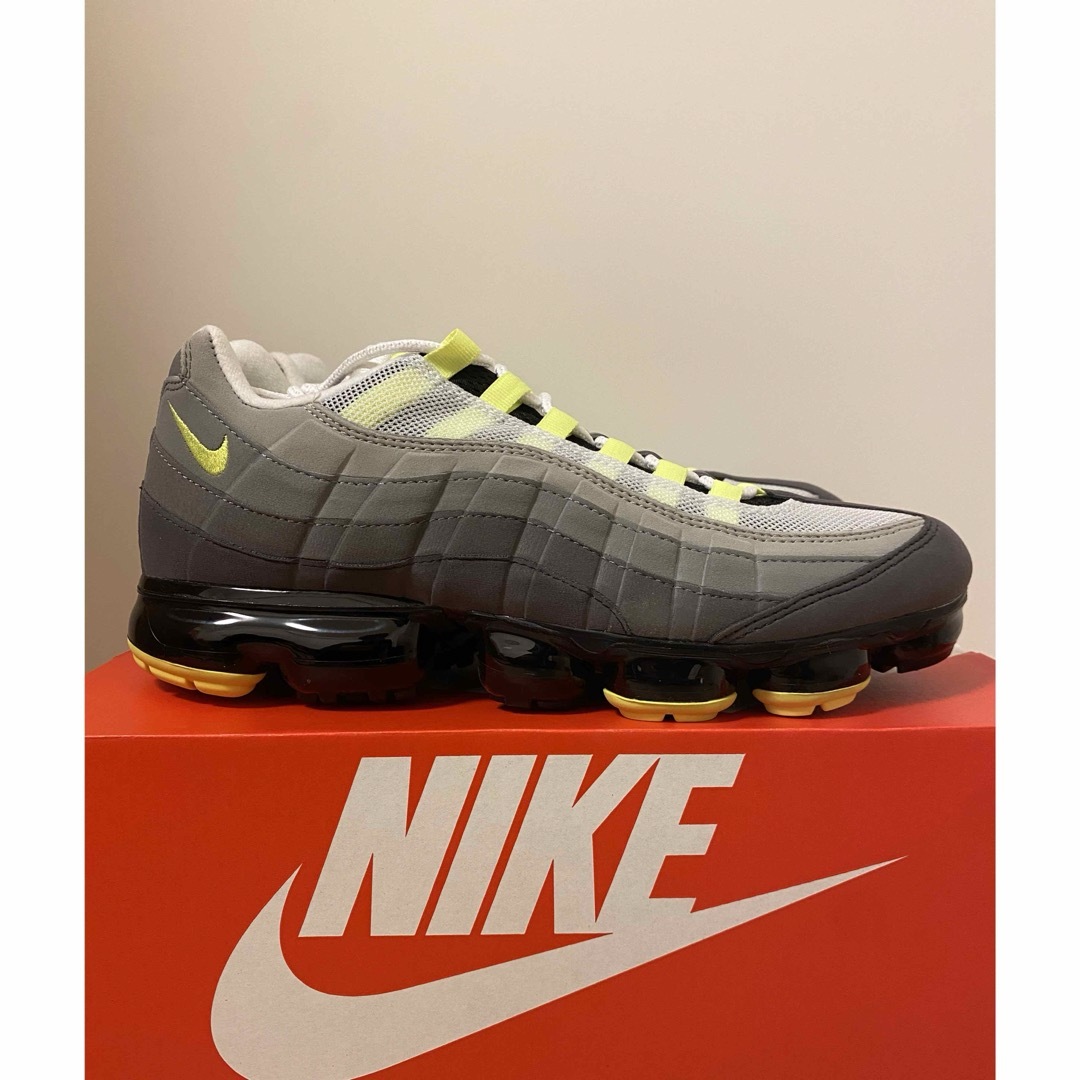 NIKE(ナイキ)の【完売品】NIKE AIR VAPORMAX 95 NEON メンズの靴/シューズ(スニーカー)の商品写真