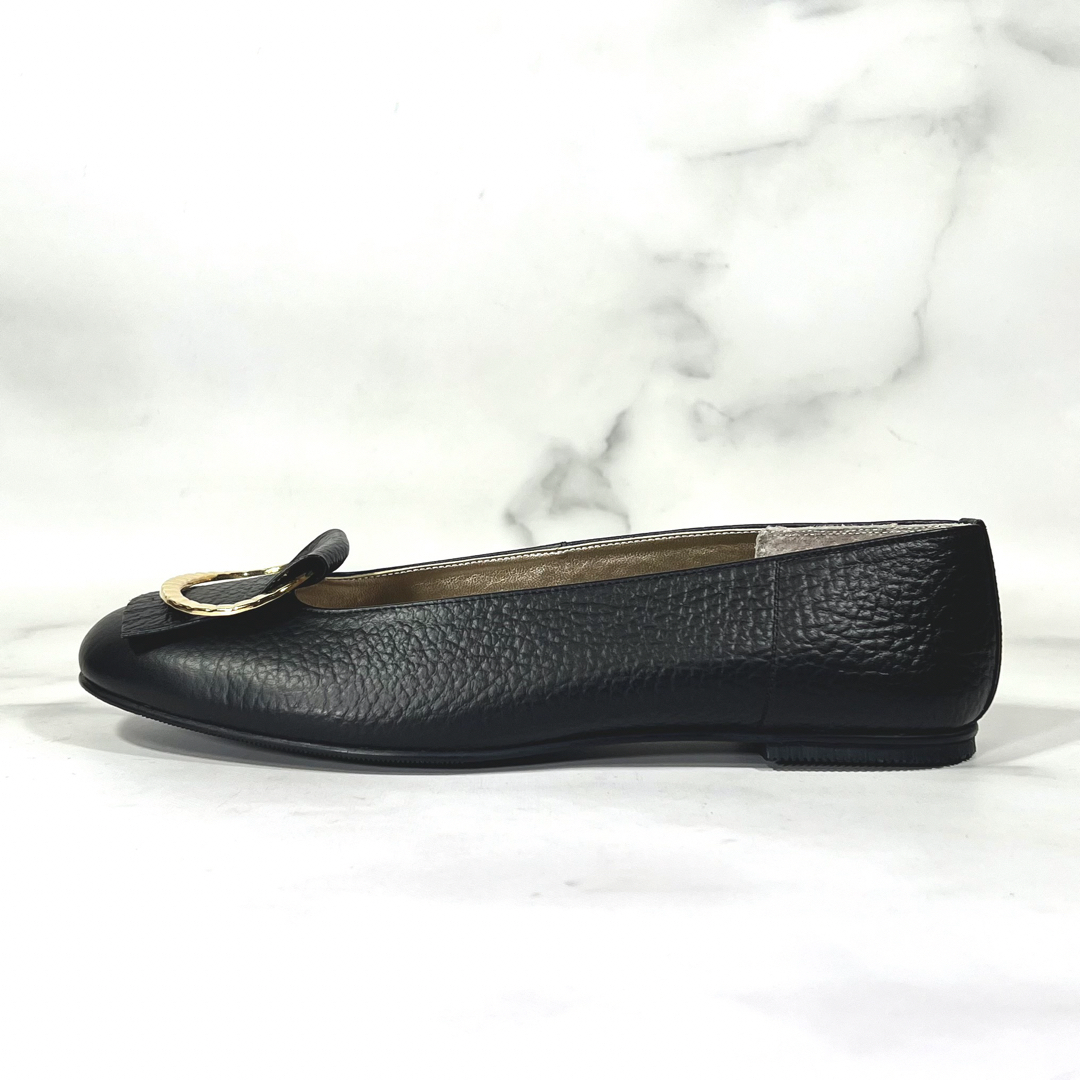 【新品未使用】MIHAMA カッター フラット キルト パンプス 黒 24.5 レディースの靴/シューズ(ハイヒール/パンプス)の商品写真