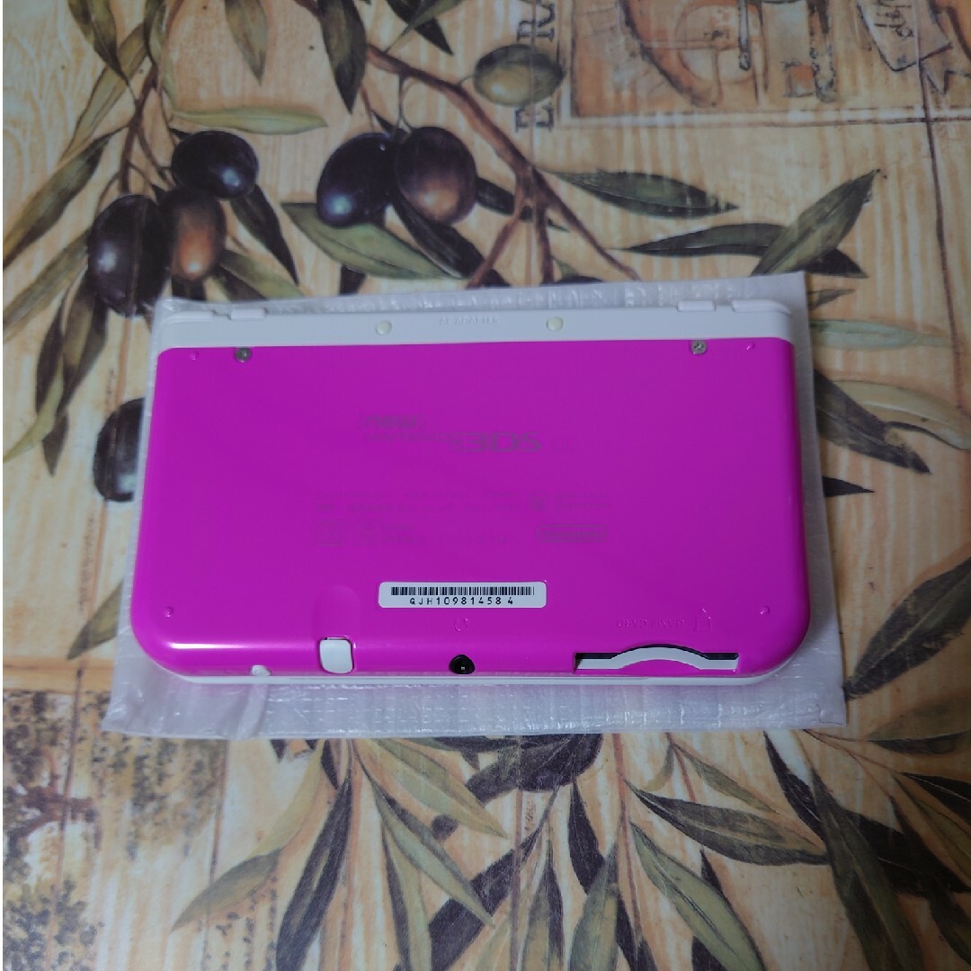 ニンテンドー3DS(ニンテンドー3DS)のNewニンテンドー3DS LL ピンク×ホワイト極美品 エンタメ/ホビーのゲームソフト/ゲーム機本体(携帯用ゲーム機本体)の商品写真