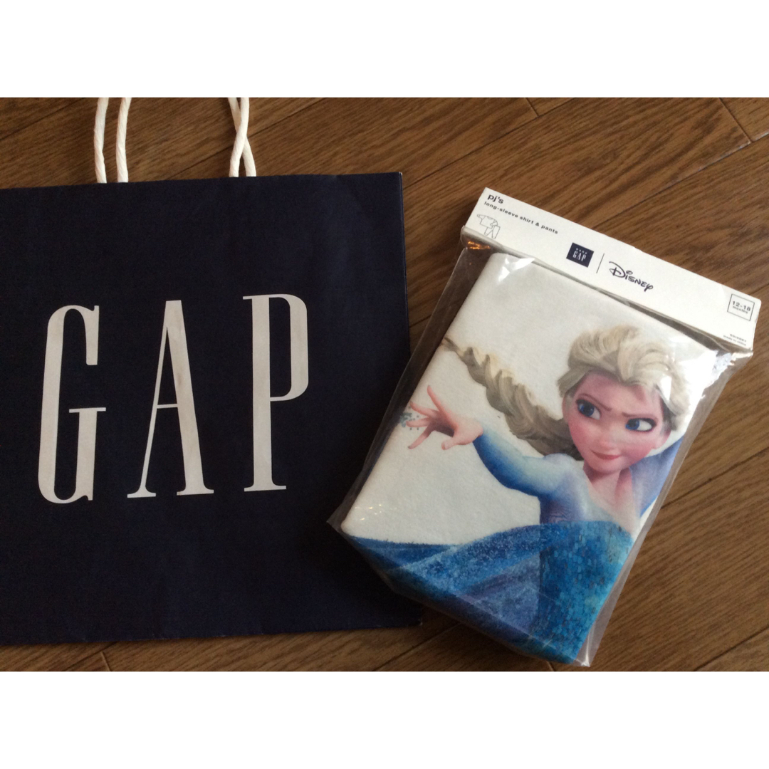 babyGAP(ベビーギャップ)の新品未使用♡babyGapDisneyコラボアナ雪パジャマ長袖プリンセス80上下 キッズ/ベビー/マタニティのベビー服(~85cm)(パジャマ)の商品写真