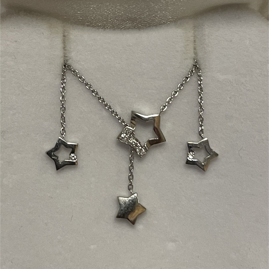 STAR JEWELRY(スタージュエリー)のタージュエリーK18WGチェインスルーダイヤ付星型ピアス レディースのアクセサリー(ピアス)の商品写真