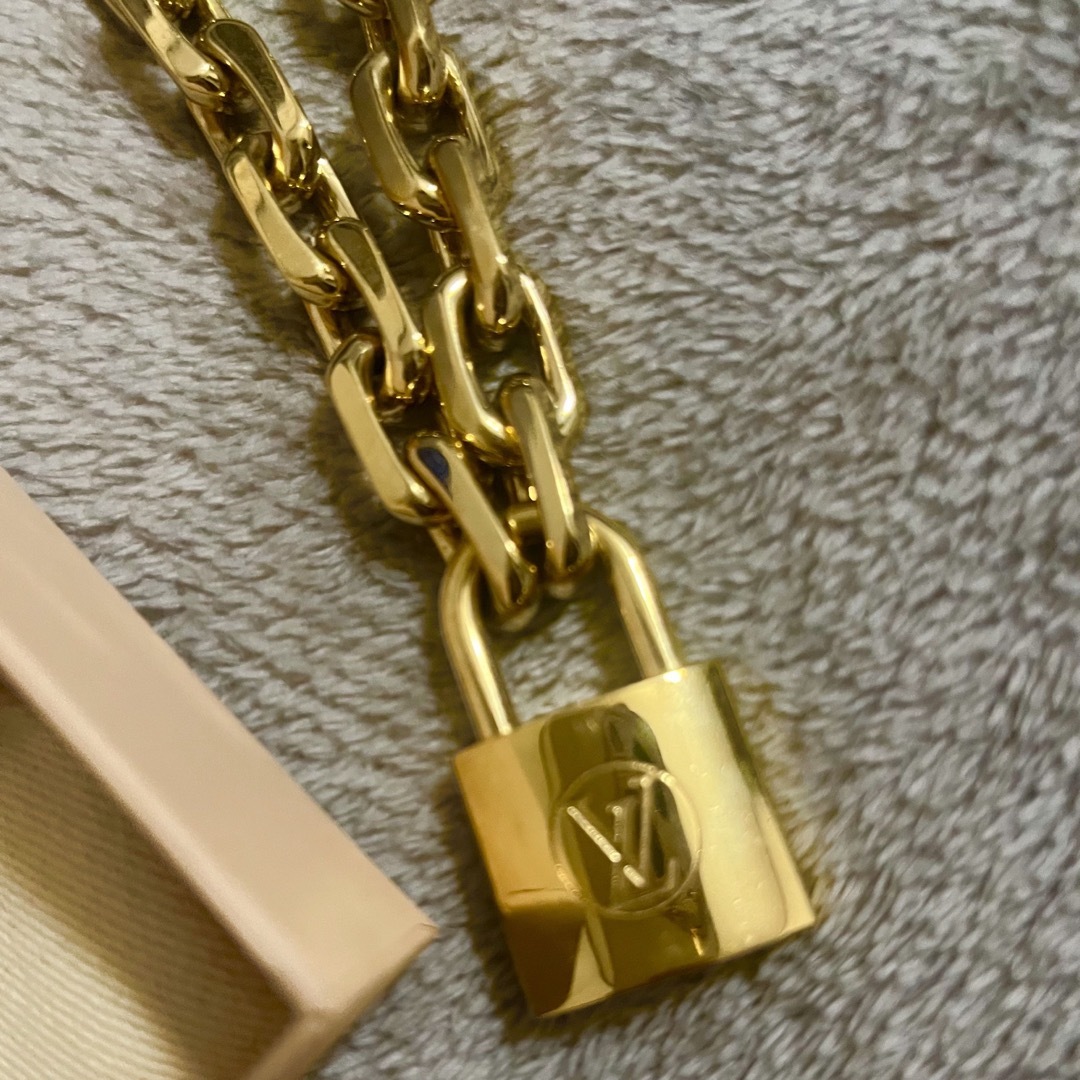 LOUIS VUITTON - LOUIS VUITTON ルイヴィトン 南京錠ネックレス LOUIS VUITTON - LOUIS VUITTON ルイヴィトン 南京錠ネックレス