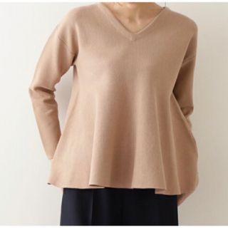 ナチュラルビューティーベーシック(NATURAL BEAUTY BASIC)の[未使用品]ナチュラルビューティーベーシック　ダブルフェイスペプラムニット　M(ニット/セーター)