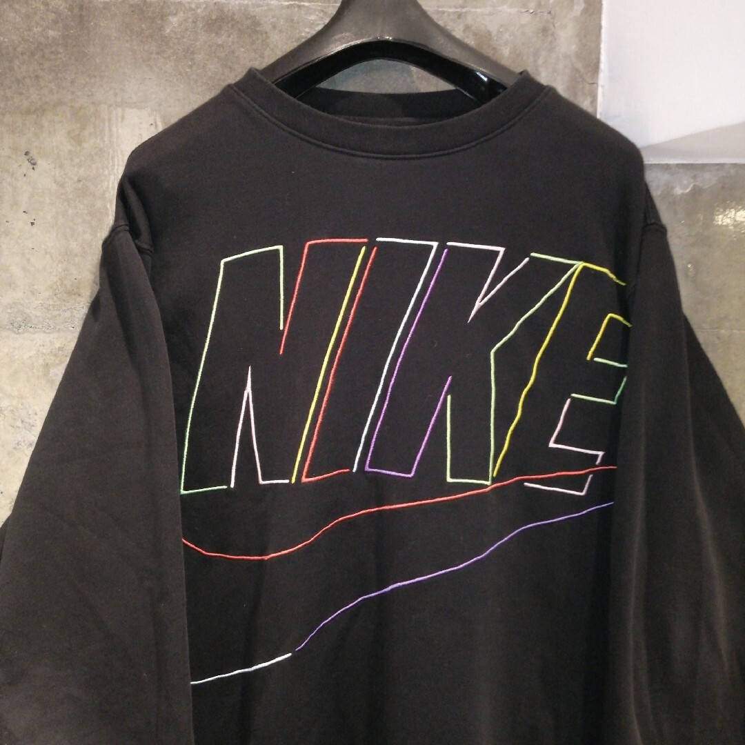 トップス【XLサイズ　レインボー刺繍】ナイキ　NIKE　ワンポイント　希少　スウェット