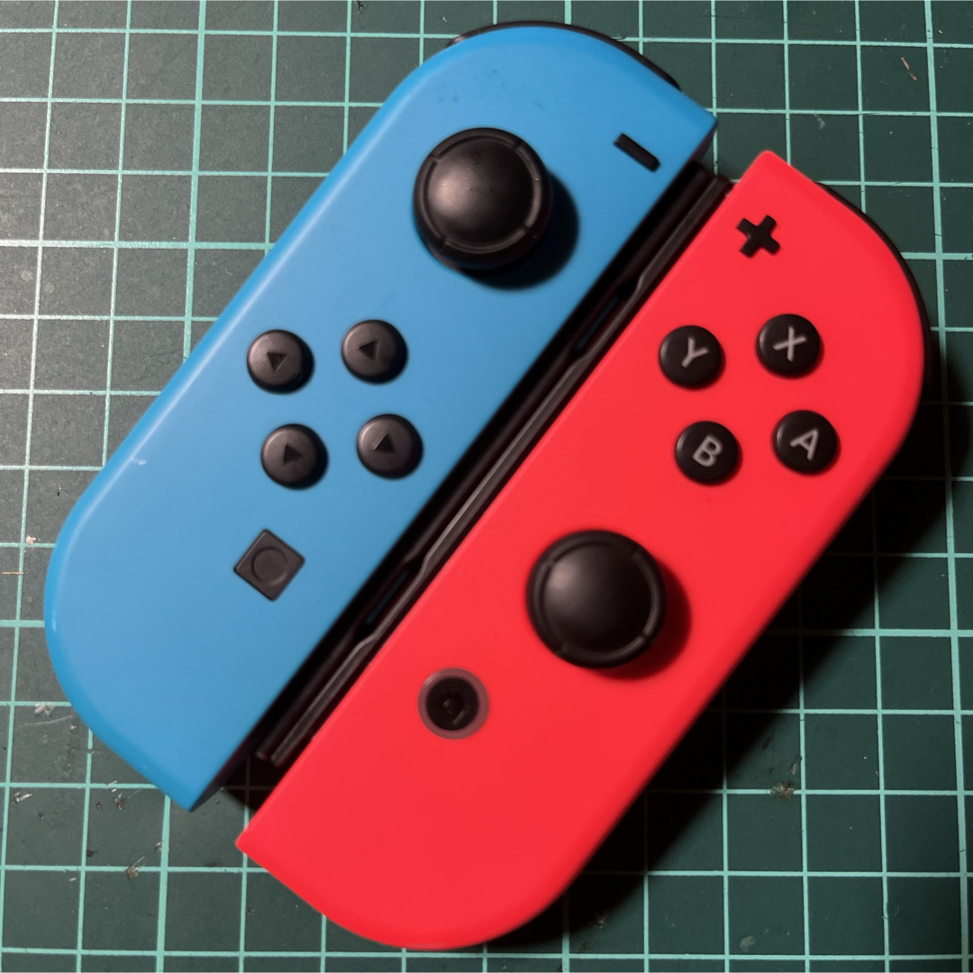 Joyconジョイコン  ★スプラカラ〜★ ストラップ付き‼️ 作動品