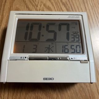 セイコー(SEIKO)のSEIKO  DA206W目覚まし時計　電波時計　音声付き(置時計)