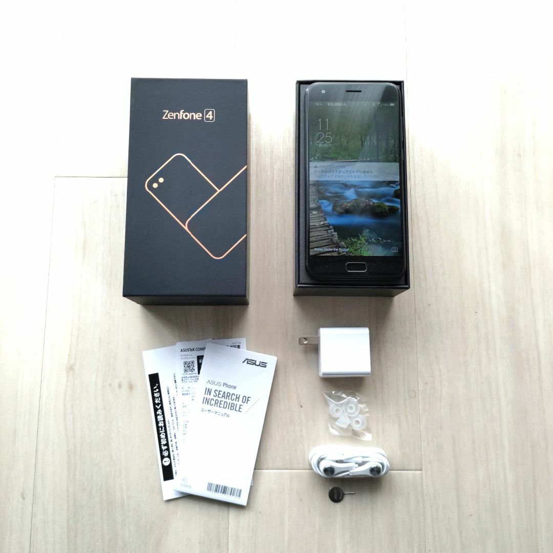 ASUS Zenfone 4 ミッドナイトブラック　ZE554KL スマホ/家電/カメラのスマートフォン/携帯電話(スマートフォン本体)の商品写真