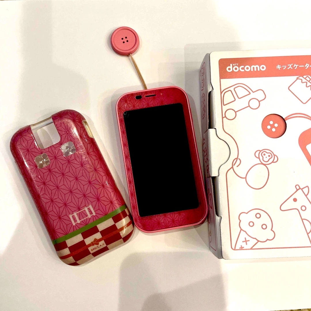 NTTdocomo - docomoキッズケータイ 防犯ブザー・ケース付きの NTTdocomo - docomoキッズケータイ 防犯ブザー・ケース付きの