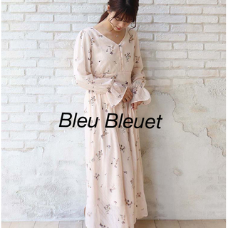 ブルーブルーエ(Bleu Bleuet)のBleu Bleuet ブーケ柄 ワンピース 美品 ガーリー M ホワイト(ロングワンピース/マキシワンピース)