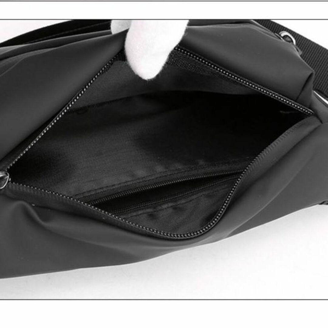 ウェストポーチ　ボディバッグ　新品　未使用　ネイビー　シンプル　男女兼用 メンズのバッグ(ウエストポーチ)の商品写真