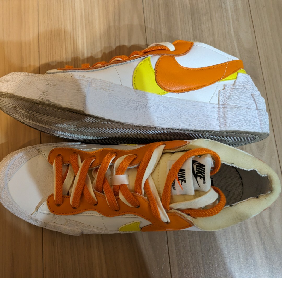 スニーカーSACAI × NIKE BLAZER LOW "MAGMA ORANGE