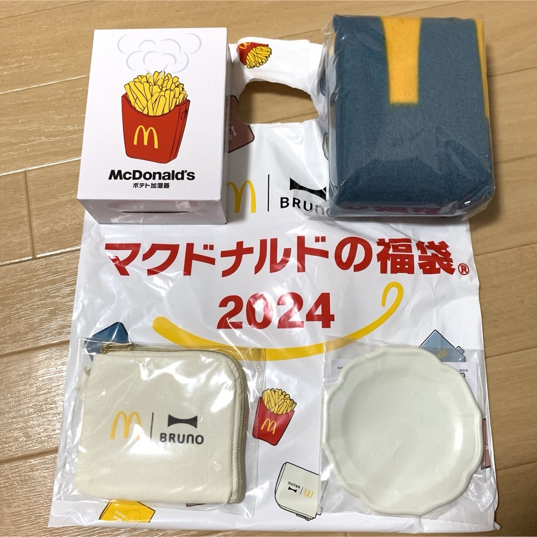 マクドナルド　福袋　4点セット エンタメ/ホビーのコレクション(ノベルティグッズ)の商品写真