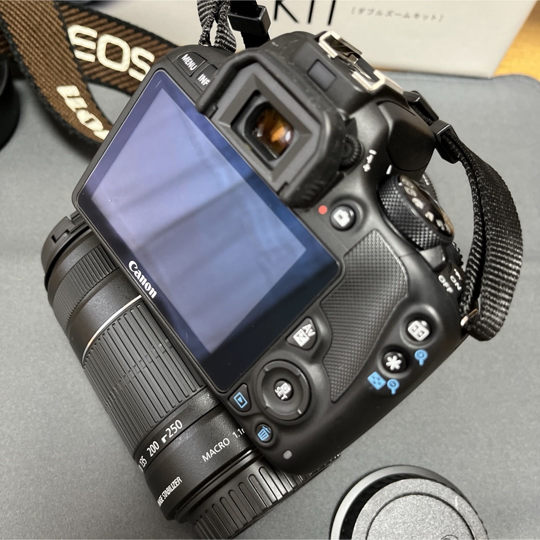 Canon eoskiss×7 double zoom kit スマホ/家電/カメラのカメラ(デジタル一眼)の商品写真