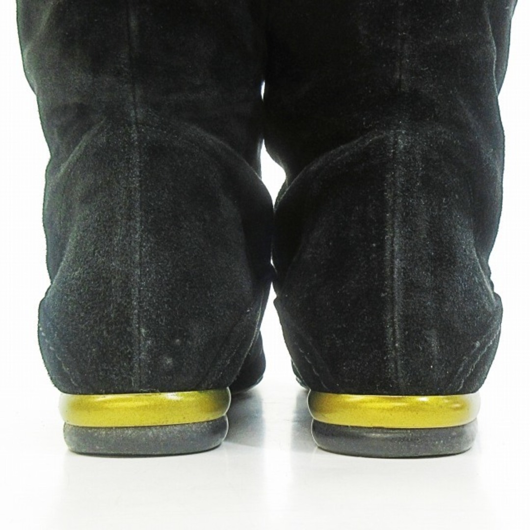 Salvatore Ferragamo(サルヴァトーレフェラガモ)のサルヴァトーレフェラガモ  ローヒールブーツ アーモンドトゥ スウェード 黒 7 レディースの靴/シューズ(ブーツ)の商品写真