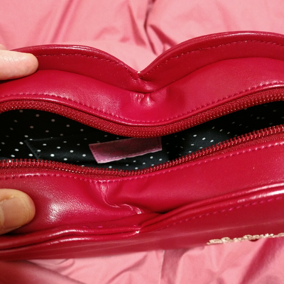 Shirley Temple(シャーリーテンプル)のシャーリーテンプル　赤いハート型ポシェット キッズ/ベビー/マタニティのこども用バッグ(ポシェット)の商品写真