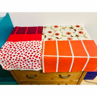 マリメッコ(marimekko)のmarimekko  マリメッコ  ハギレ４枚セット　E(生地/糸)