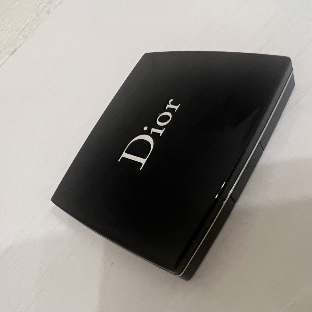 Dior(ディオール)のDior ディオール　サンククルール　アイシャドウ コスメ/美容のベースメイク/化粧品(アイシャドウ)の商品写真