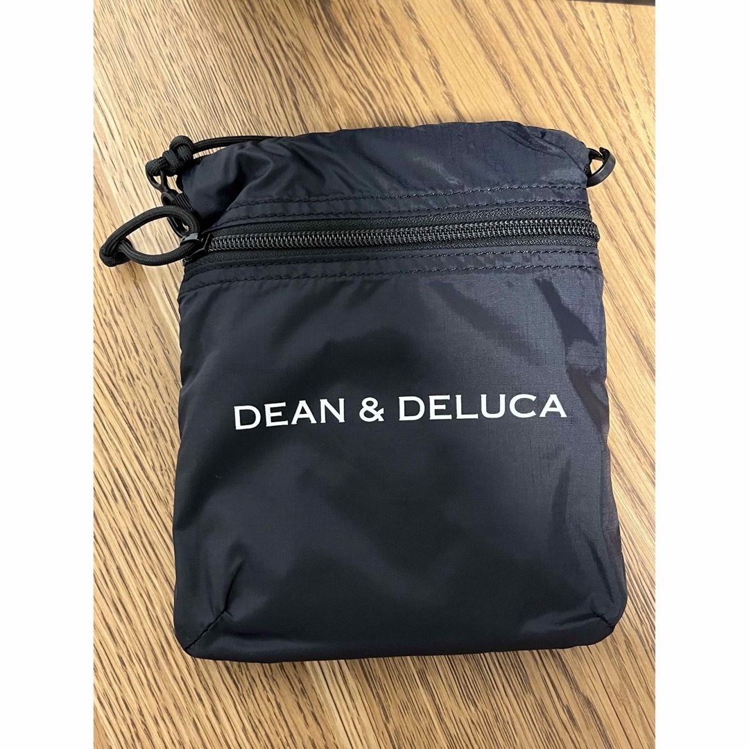 DEAN & DELUCA(ディーンアンドデルーカ)の【新品特価】DEAN&DELUCA×BRIEFING サコッシュトート ブラック メンズのバッグ(トートバッグ)の商品写真