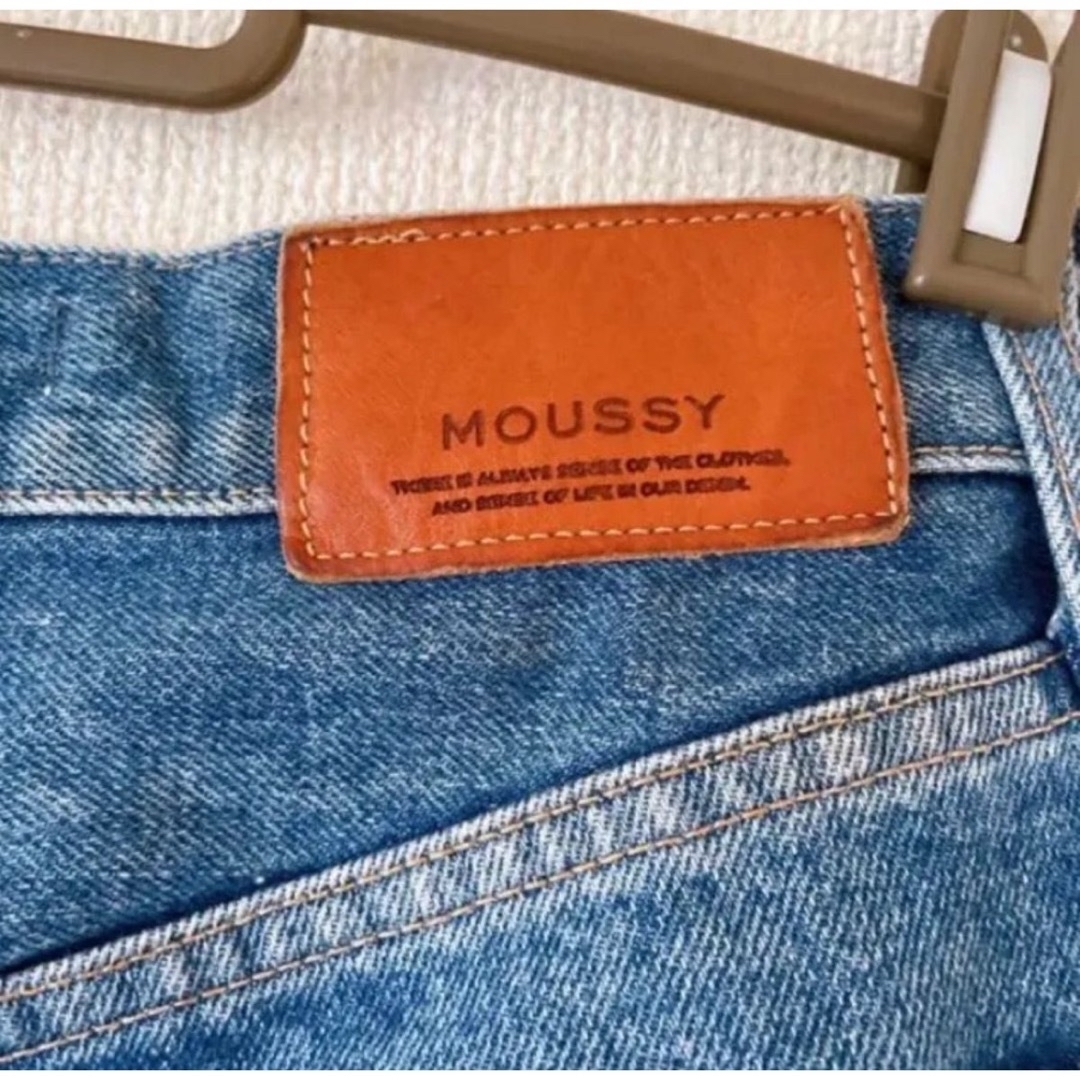 moussy(マウジー)のMOUSSY GBL MV STRAIGHT FLAR 25サイズ レディースのパンツ(デニム/ジーンズ)の商品写真
